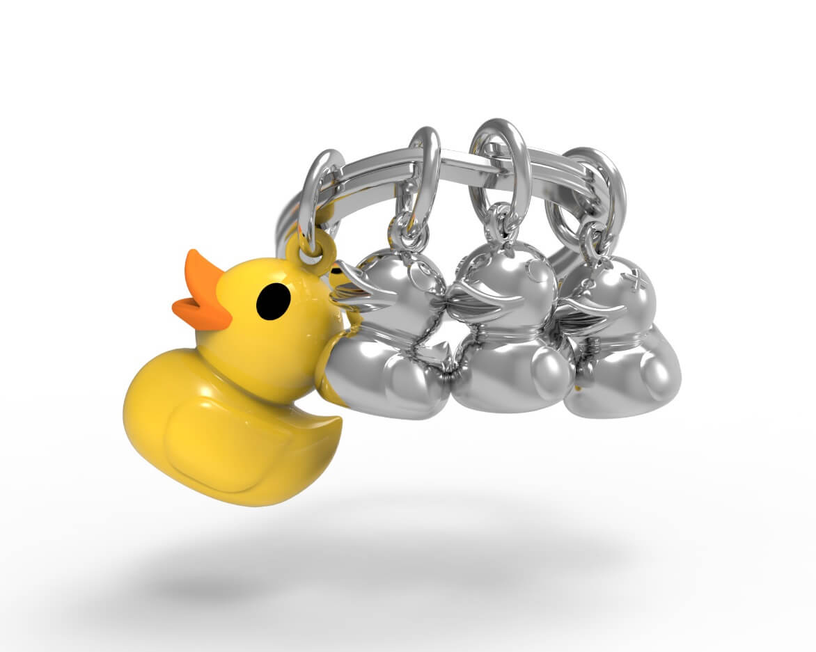 Metalinis raktų pakabukas Antelių Šeima – trys antelės, 3D detalės, geltonas paviršius, metalinis žiedas.