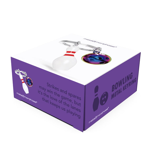 Metalmorphose.lt metalinis raktų pakabukas BOULINGO MAGIJA. Chameleono spalvų boulingo kamuolys su 3 skylėmis ir numeracija, metalinis kėglis. Premium cinko lydinys. SPORTO PASAULIS kolekcija.