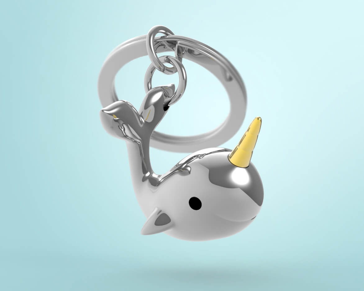 Metalinis raktų pakabukas Jūrų Ragas – sidabrinis narvalas, spiralės iltis, 3D detalės, metalinis paviršius.