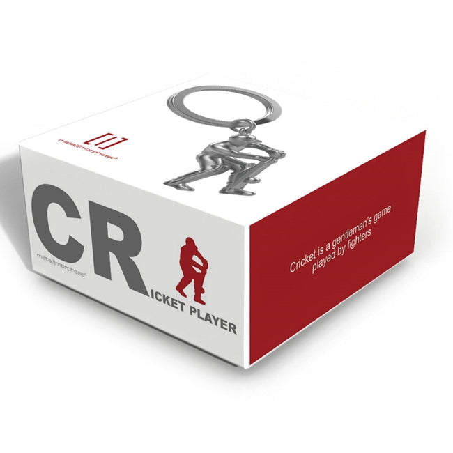 Metalmorphose.lt metalinis raktų pakabukas KRIKETO ŽAIDĖJAS. 3D kriketo žaidėjo siluetas su lazda, premium cinko lydinys, sporto miniatiūra, plieno žiedas. Iš SPORTO PASAULIS kolekcijos.