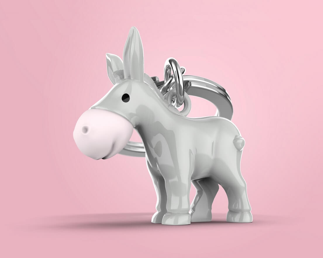 Metalinis raktų pakabukas Mažųjų Ausų Asiliukas – rudas asiliukas, mažos ausys, 3D detalės.