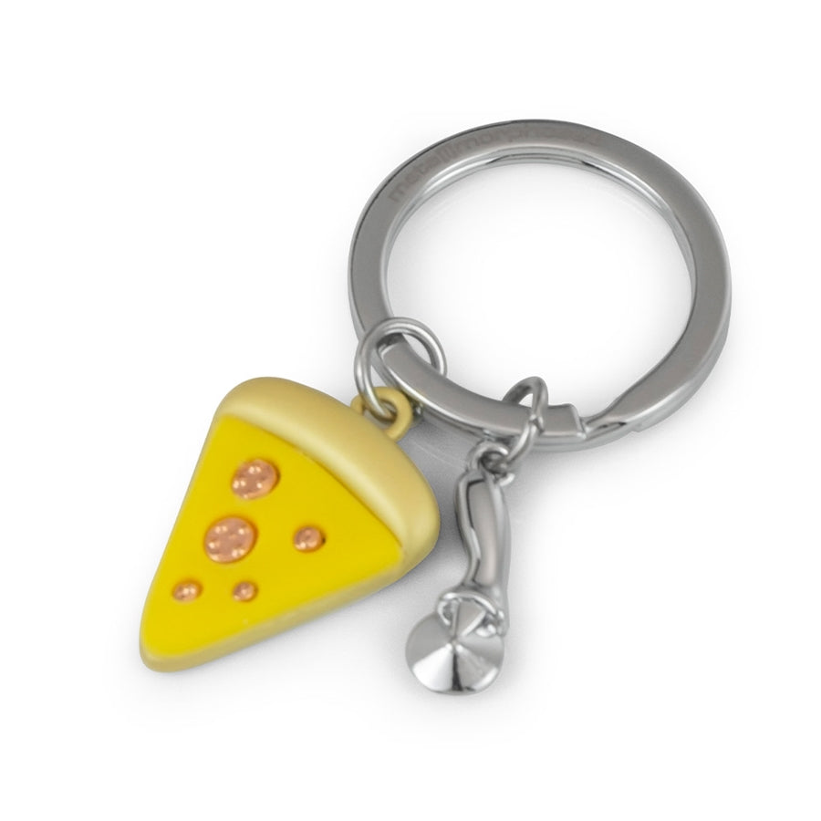 Metalinis raktų pakabukas „Picos Skiltis“ – premium 3D Metalmorphose miniatiūra iš Skonių Pasaulis kolekcijos. Picos simbolis, draugystės ir skonio akimirkų talismanas. Pica ir picos pjaustyklė.