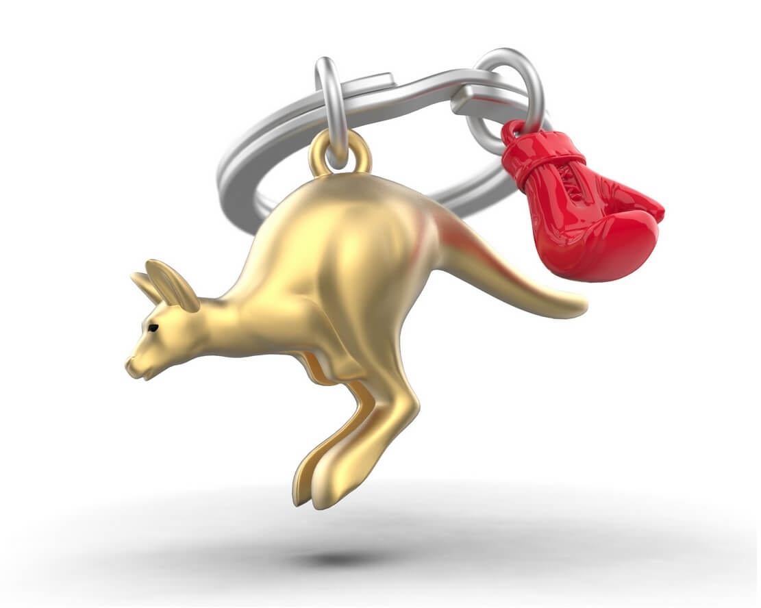 Metalinis raktų pakabukas Smūgio Šuolis – kengūra su bokso pirštine, žaismingos 3D detalės, nerūdijančio plieno žiedas.